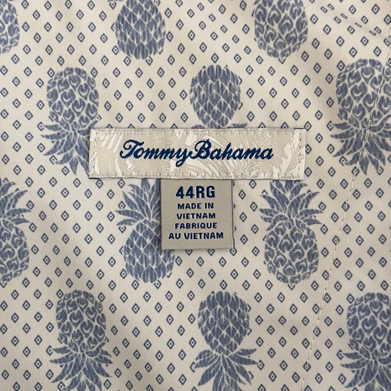 Tommy Bahama Men's 44RG x 9 "Chip Shot Short" Stone Khaki 5-Pocket Stretch