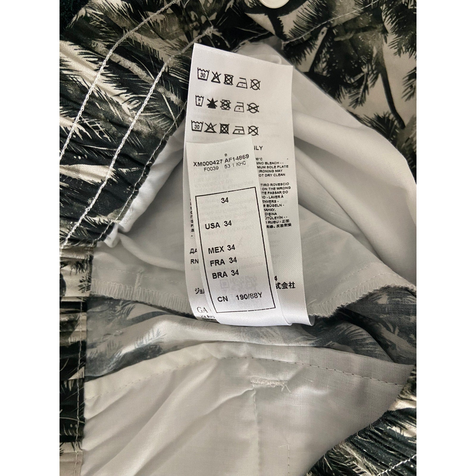 Armani Exchange Shorts Men's 34W Cotton Bermuda Shorts Green Tropical Print