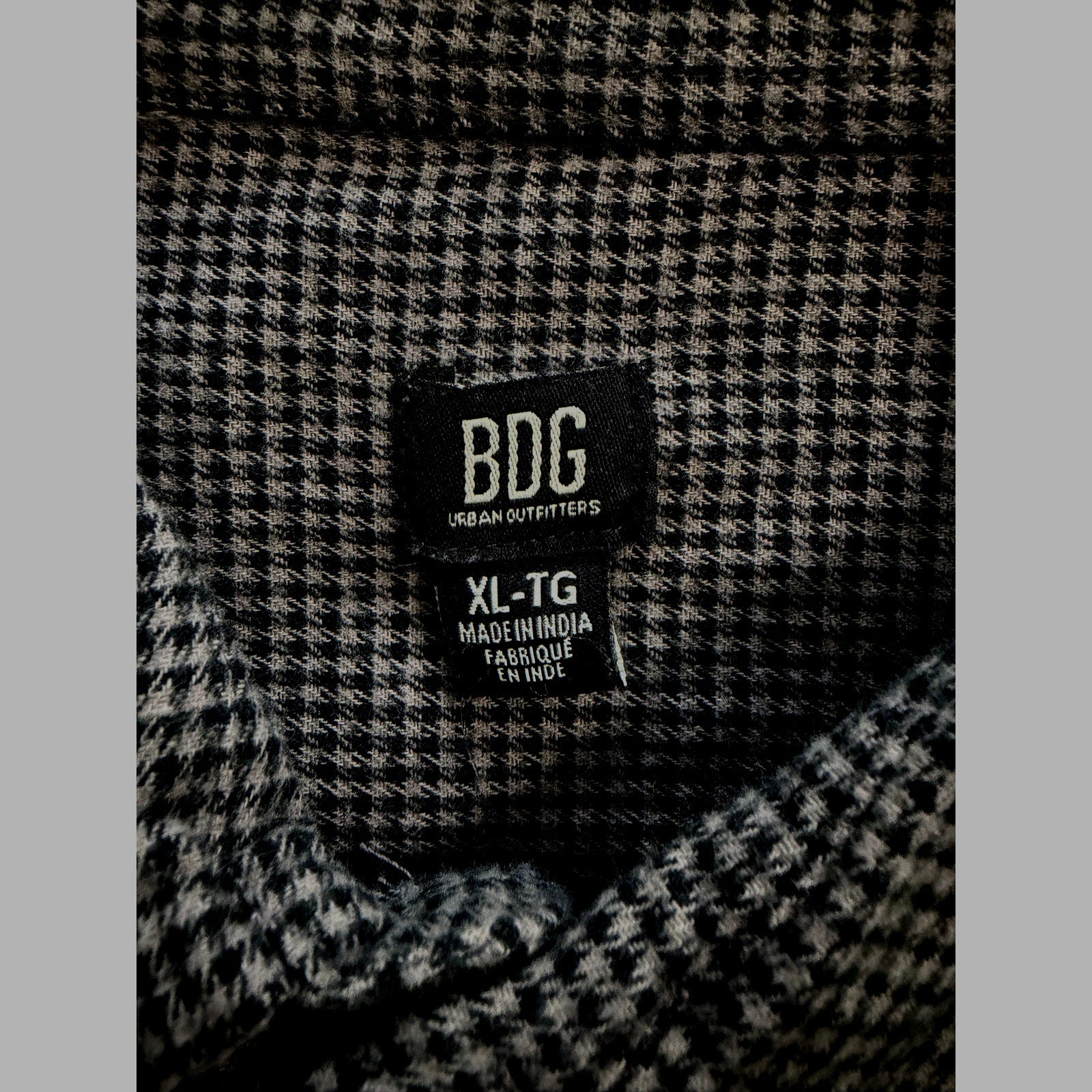 BDG Button-Up Shirt Men's XL Long Sleeve Gray Micro-Houndstooth