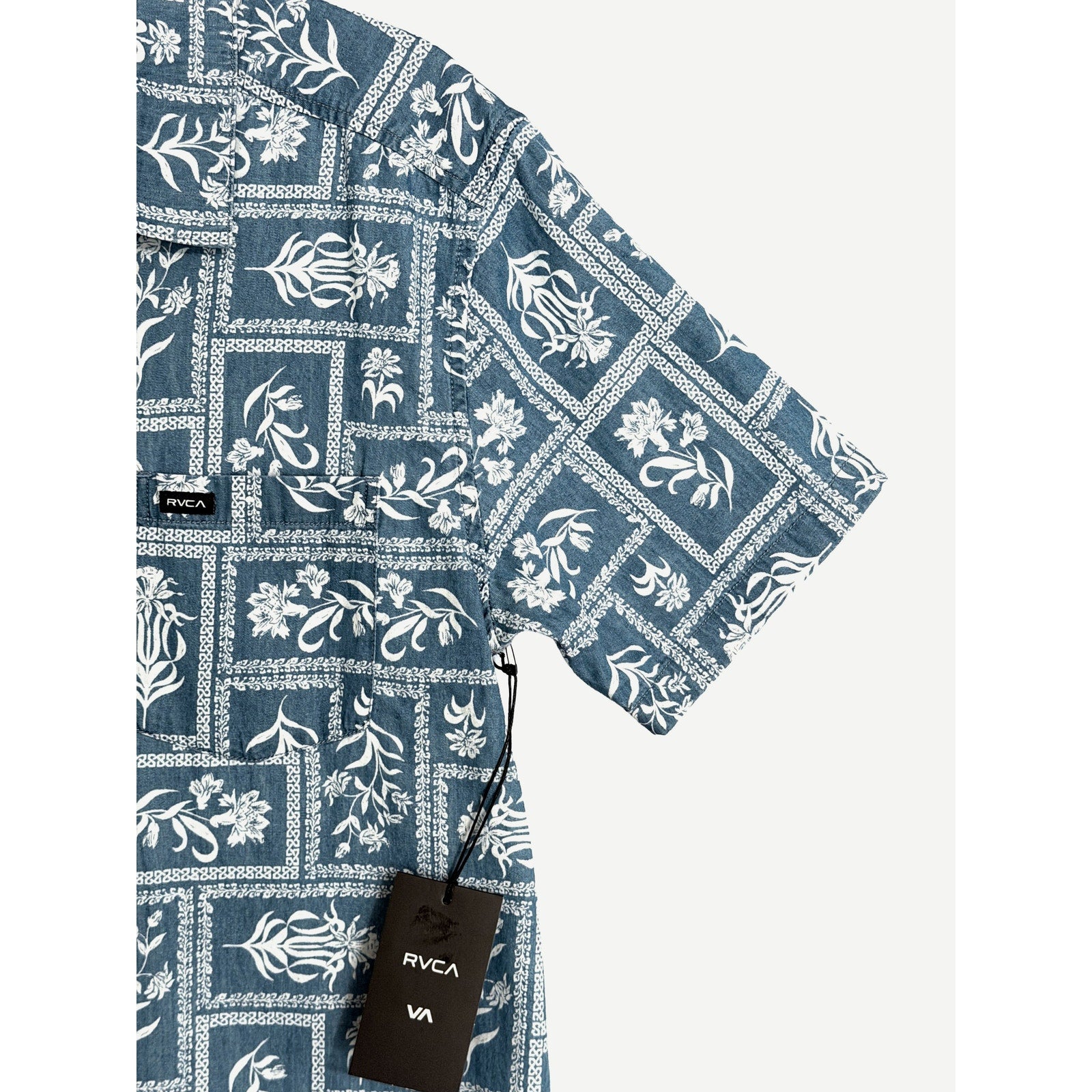 RVCA Casual Shirt Men's Small Regular Fit Button-Up Blue Floral Frame