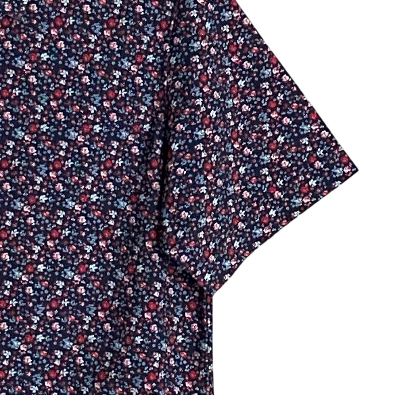 Quieti Performance Men's Shirt Small Short Sleeve Button-Up Navy Blue Floral