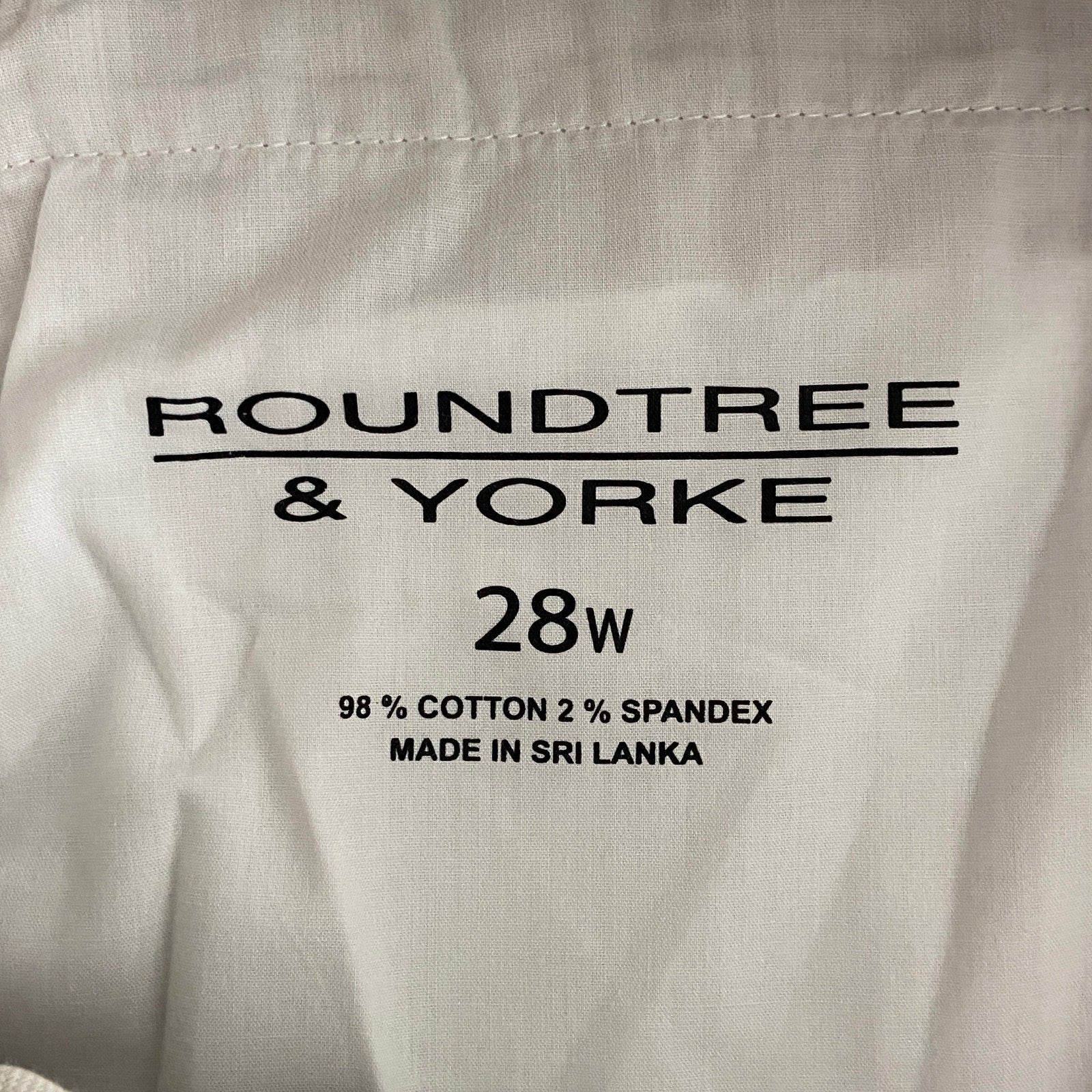 Roundtree & Yorke Shorts Men's 28W Cargo Shorts Classic Fit 7" Inseam Khaki