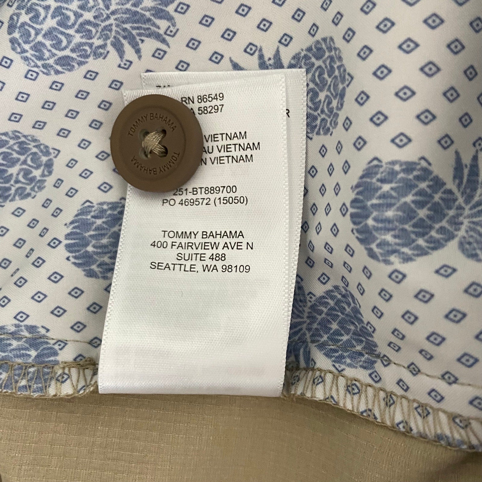 Tommy Bahama Men's 44RG x 9 "Chip Shot Short" Stone Khaki 5-Pocket Stretch