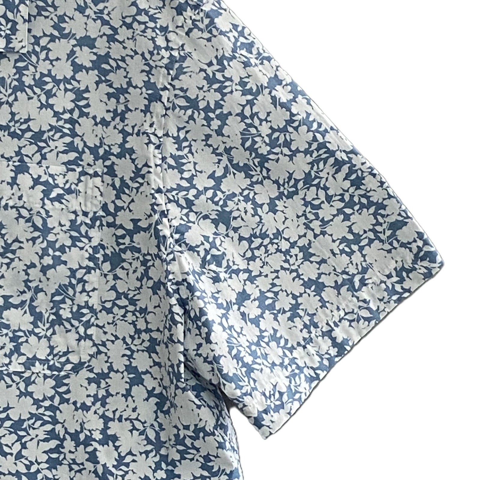 Michael Kors Camp Shirt Men's XL Relaxed Fit Blue Chambray White Floral