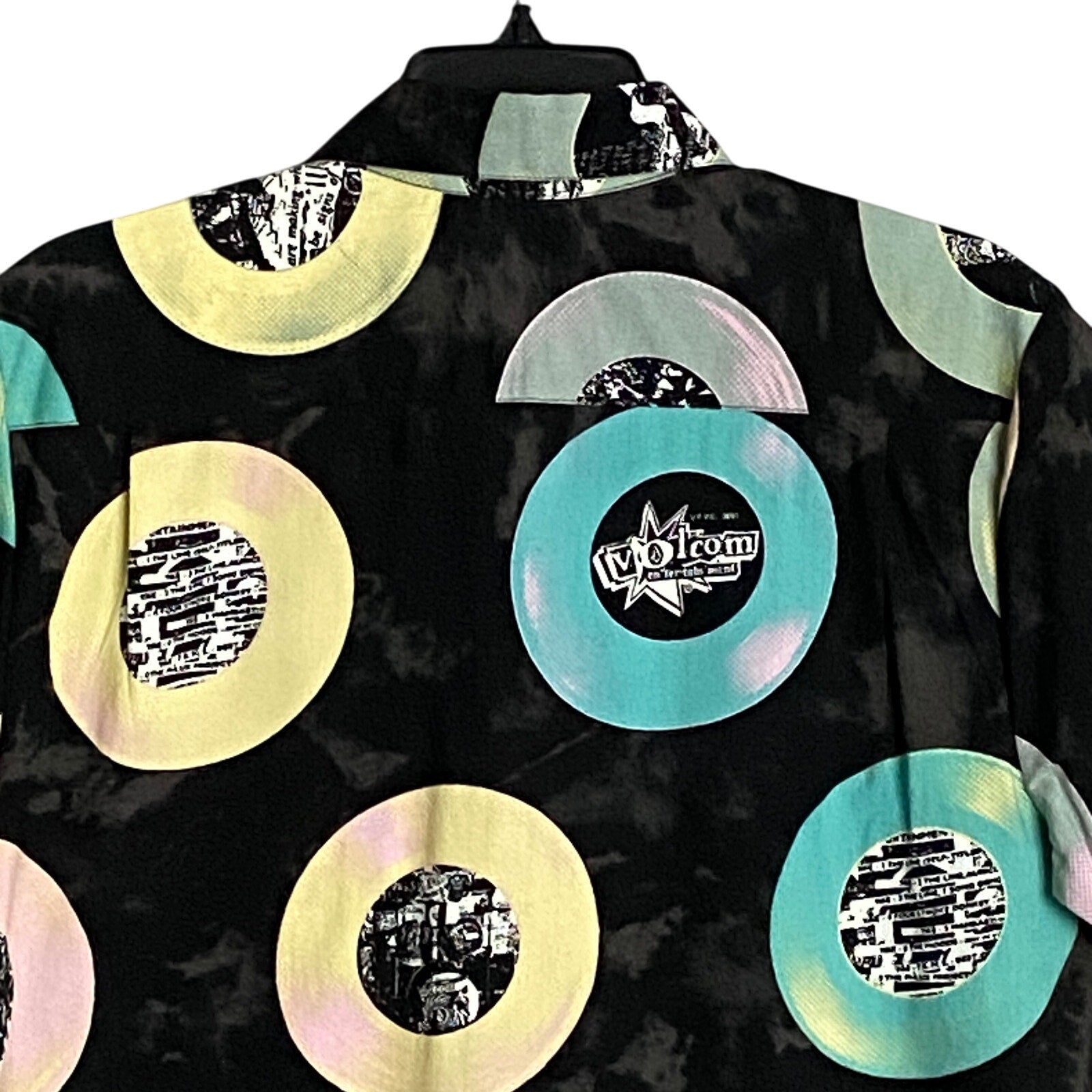 Volcom Casual Shirt Men's Small V-Entertainment Short Sleeve Classic Fit