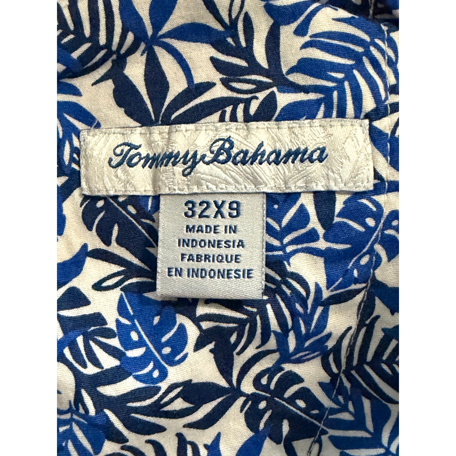 Tommy Bahama Cargo Shorts Men's 32"x9" "Cabo Coast Cargo" Stone Khaki