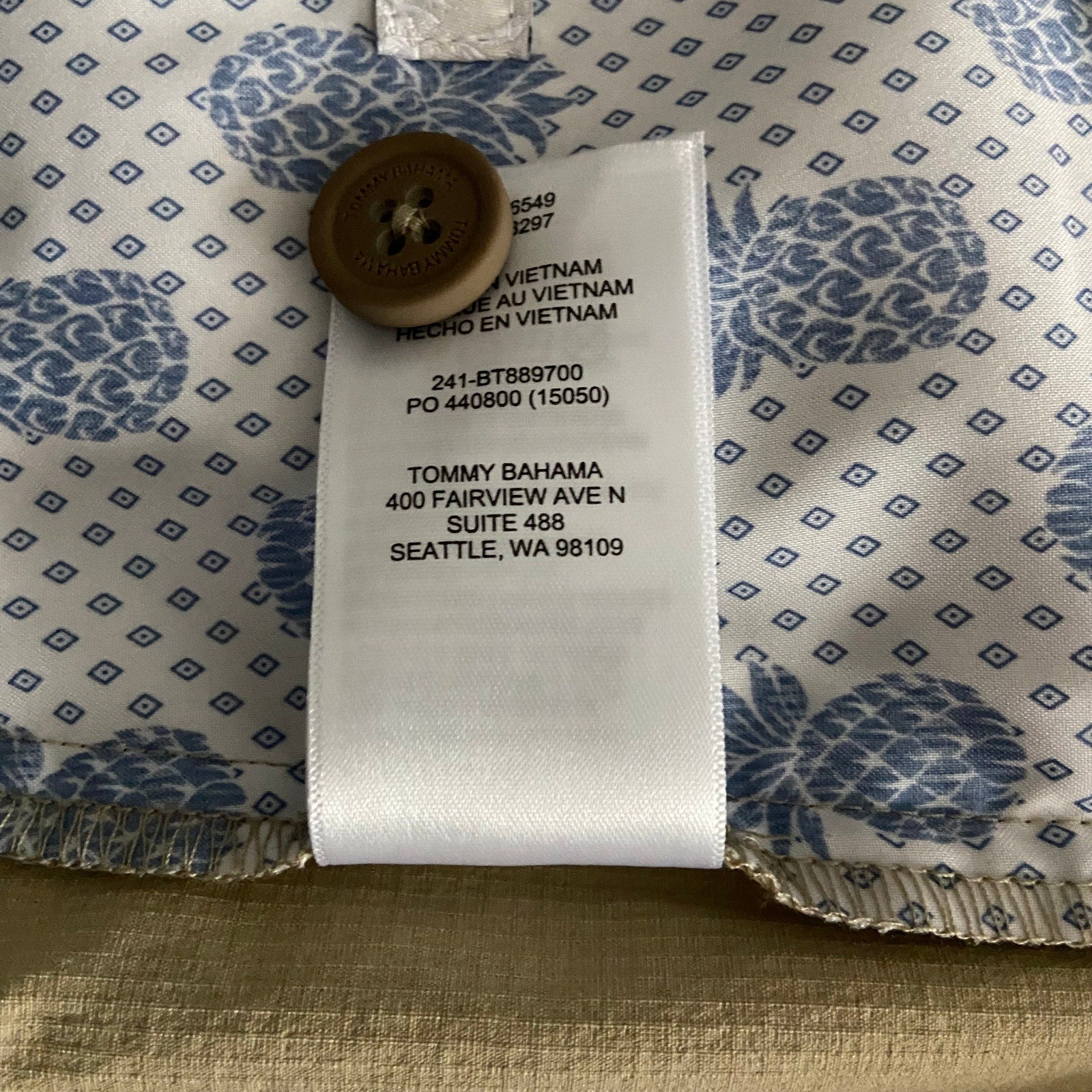 Tommy Bahama Men's 46RG x 10 "Chip Shot Short" Fog Beige 5-Pocket Stretch