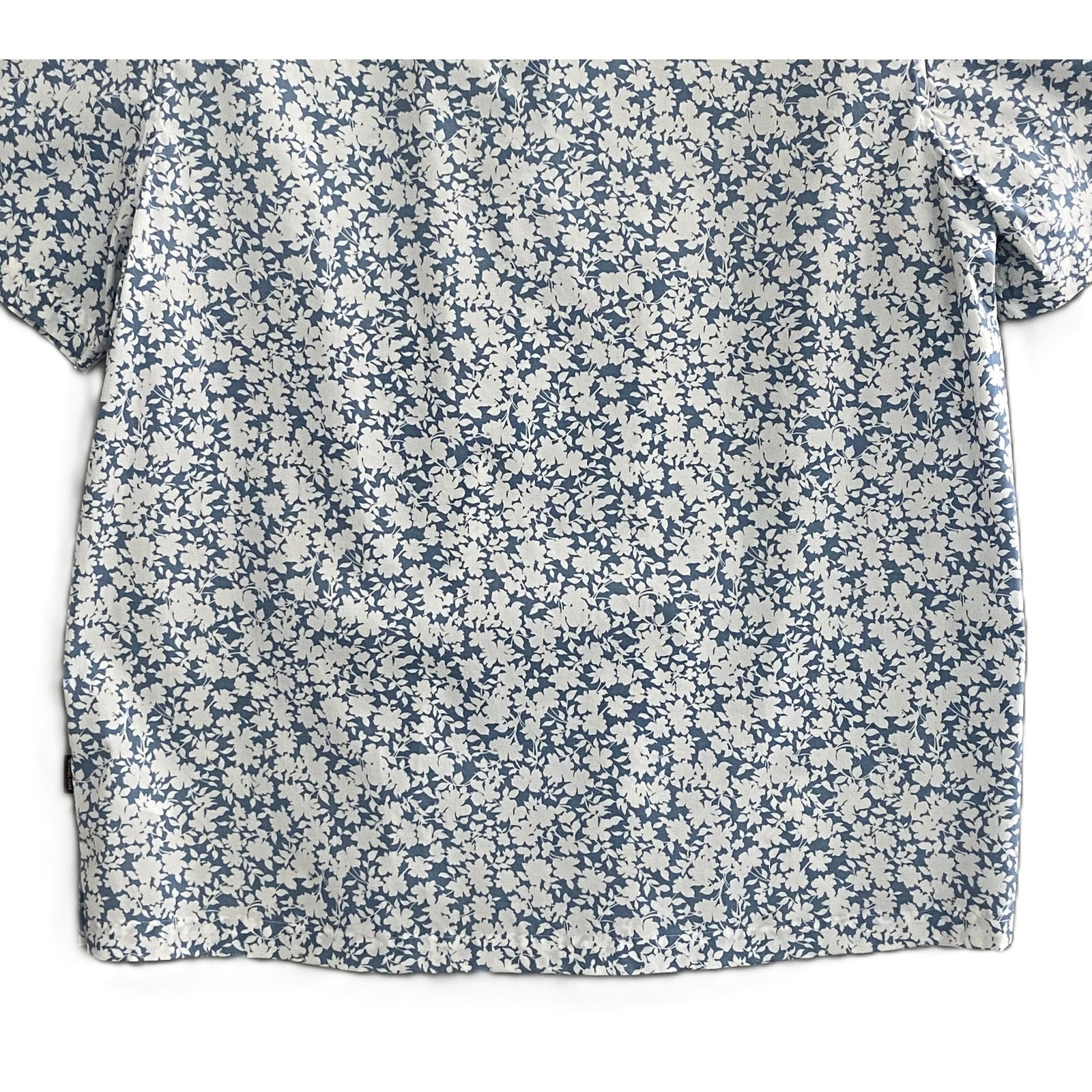 Michael Kors Camp Shirt Men's XL Relaxed Fit Blue Chambray White Floral