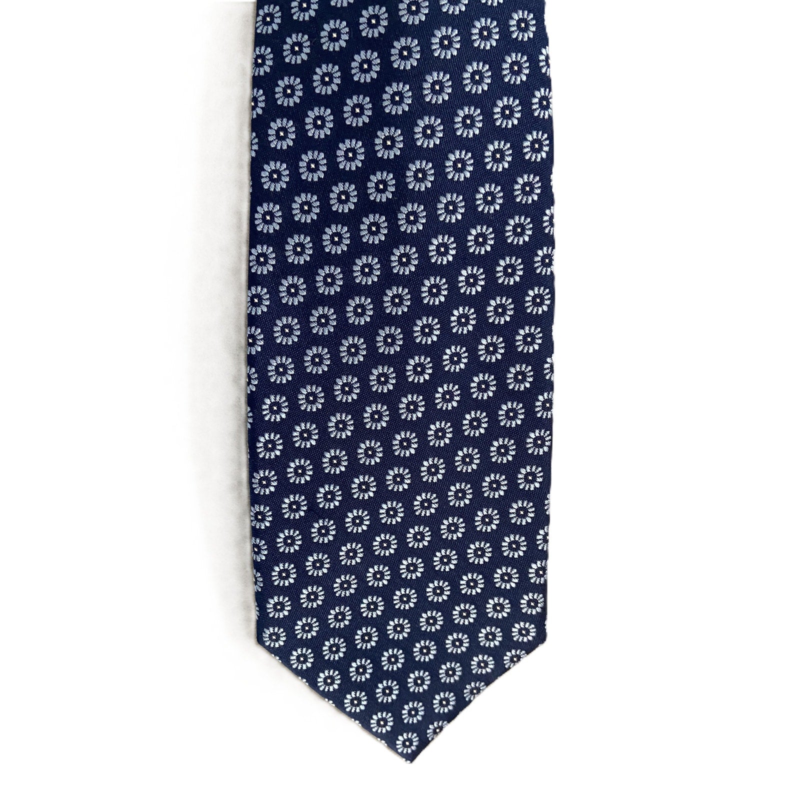 Tommy Hilfiger Men's Tie Jordan Floral Necktie Navy Blue 3" Silk Blend